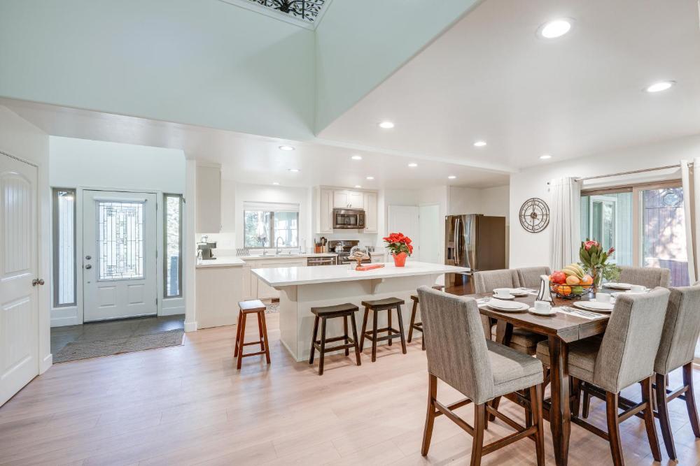 Serene Pine Mountain Club Home with Pool Access!